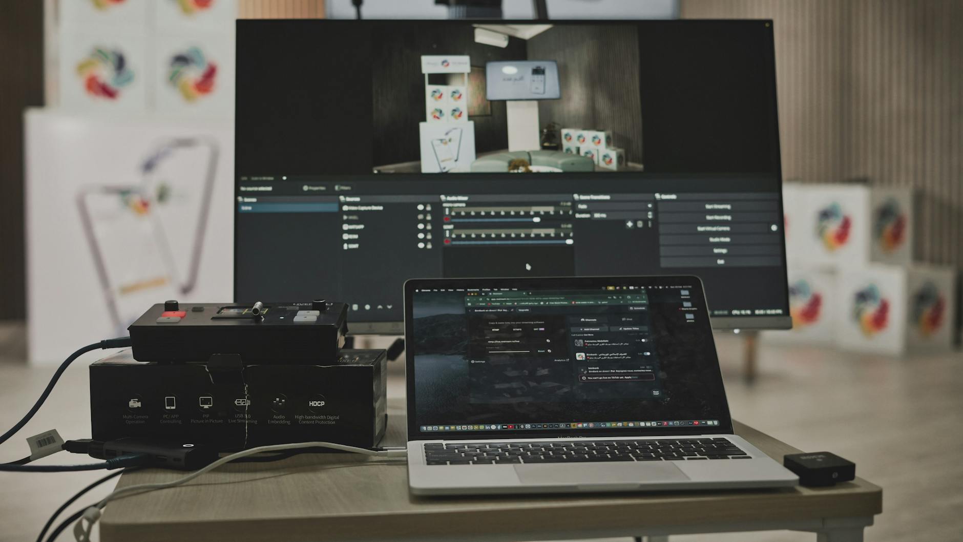 搜狗输入法智能功能界面展示，体现高效输入与AI辅助能力